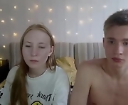 free live sex with  19-year-old webcam couple - lessyxjhony